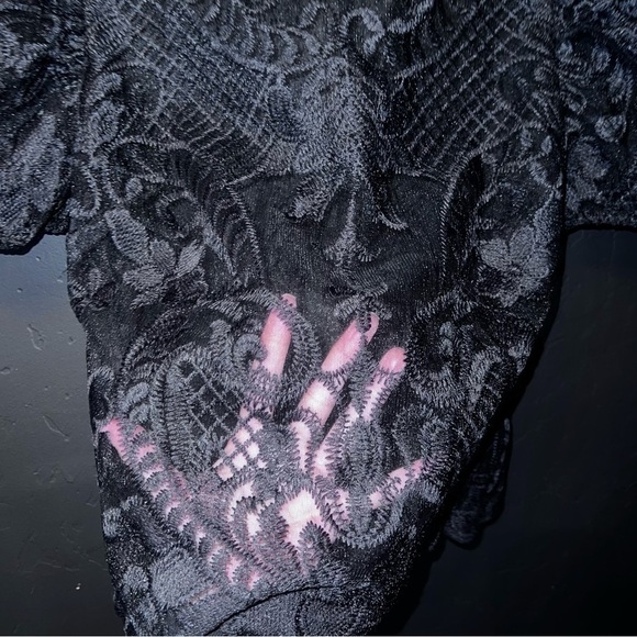 Peach Black Lace Blouse, balloon sleeve back zipper Size: M like New - Picture 6 of 7